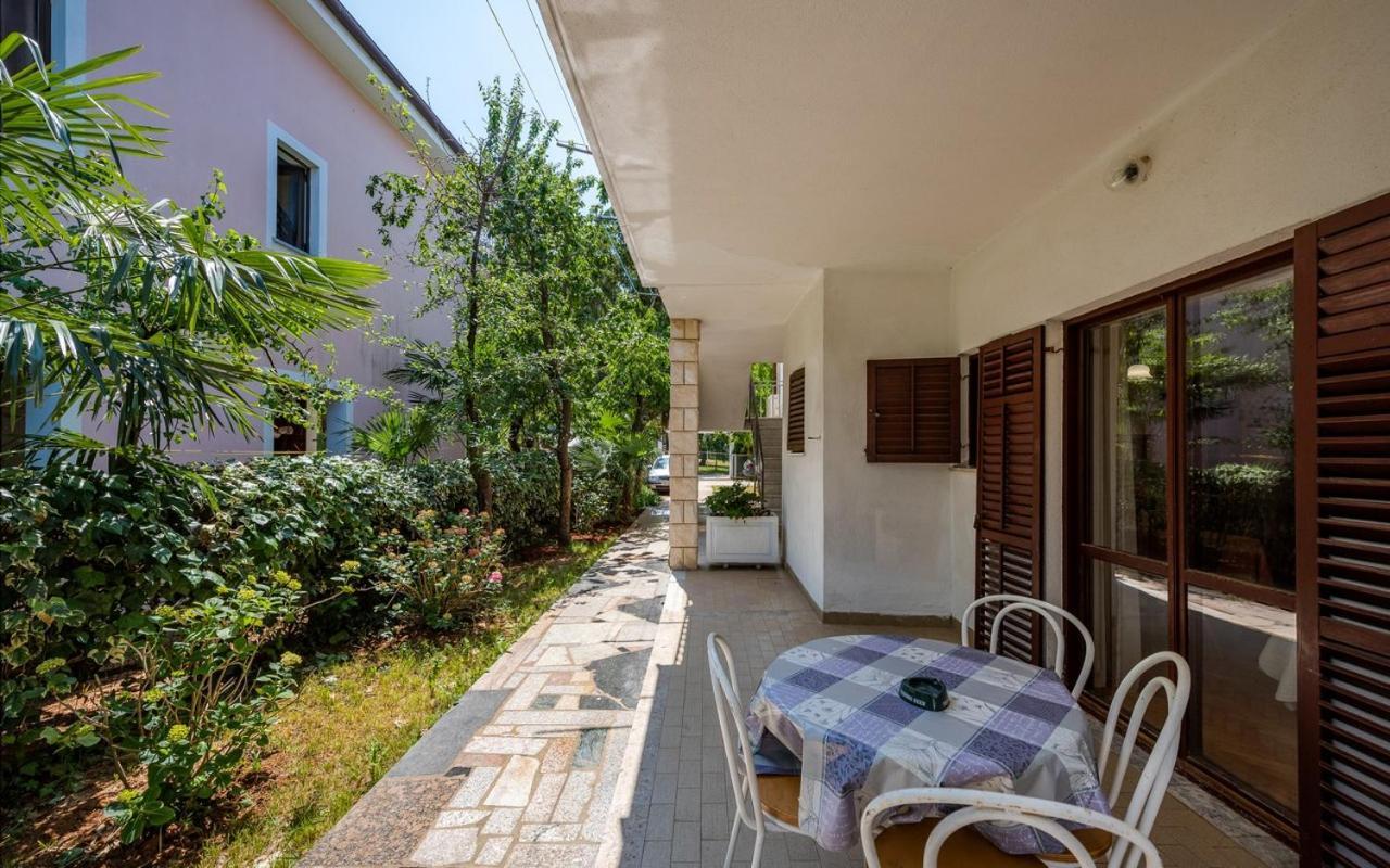 Apartmani Lido Basanija Exterior photo