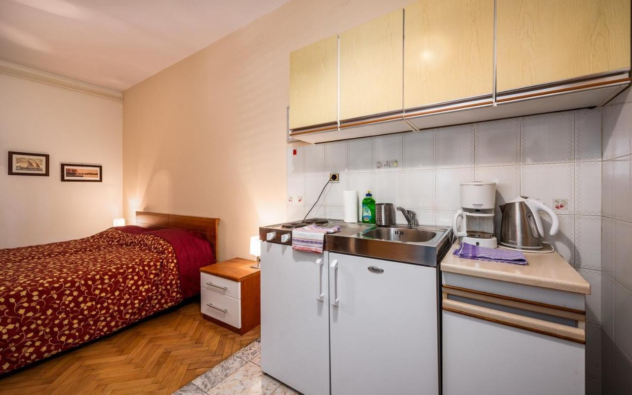 Apartmani Lido Basanija Exterior photo